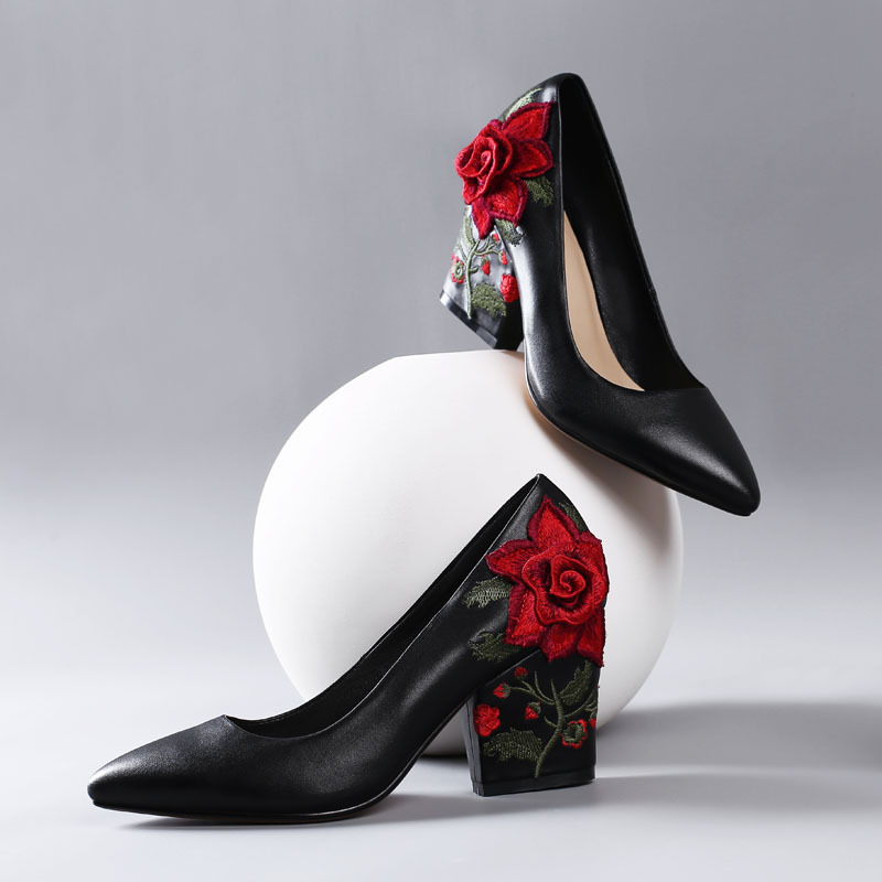 Embroidery Rose - Moda İplik Nakışlı Kırmızı Gül Çiçekli